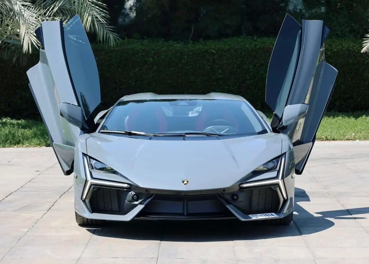 Rent Lamborghini Revuelto in Dubai