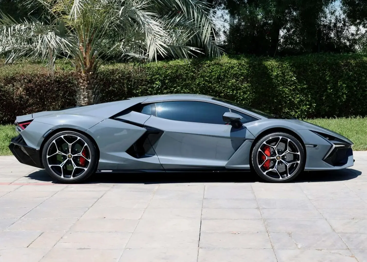 Rent Lamborghini Revuelto in Dubai
