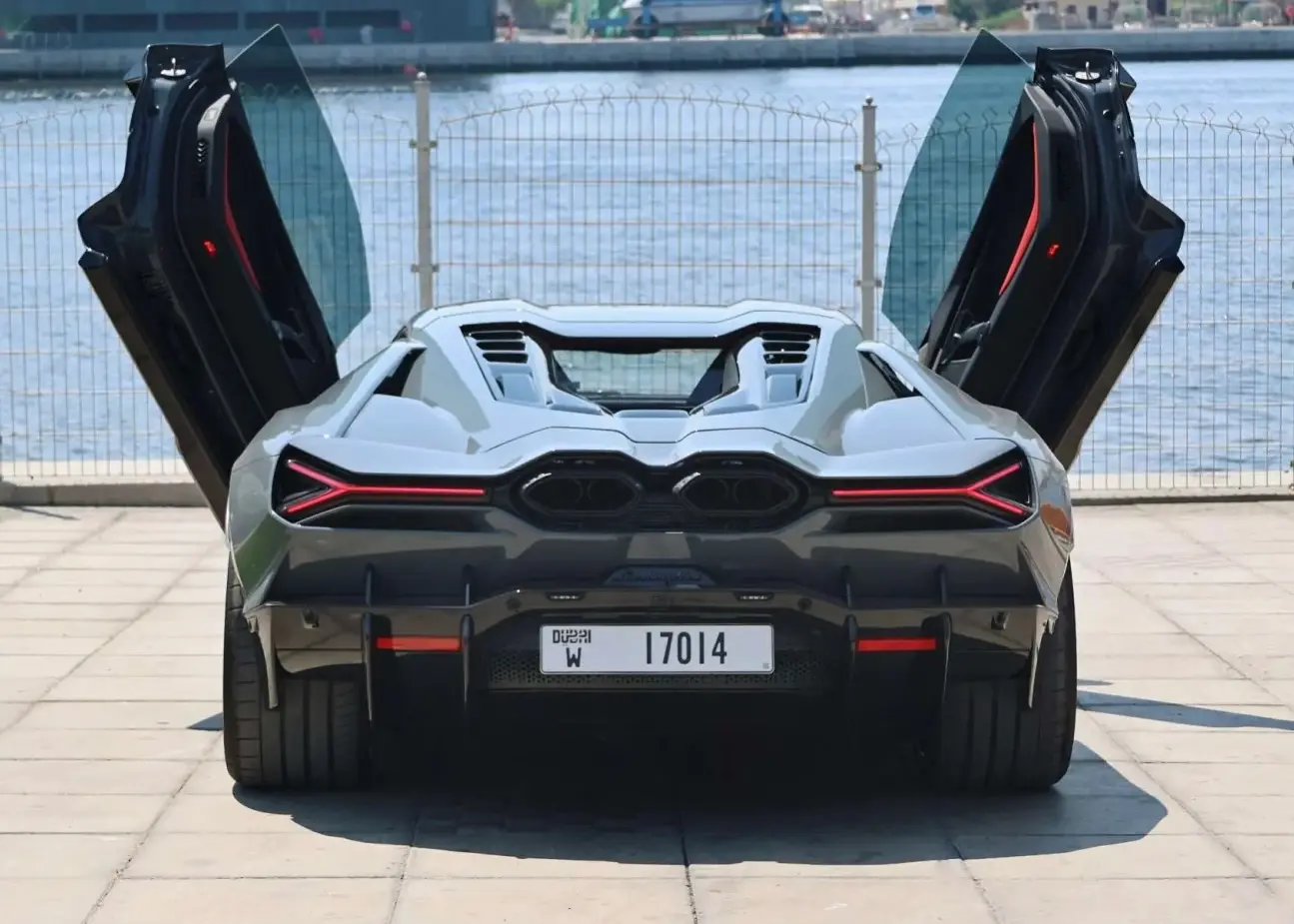 Rent Lamborghini Revuelto in Dubai