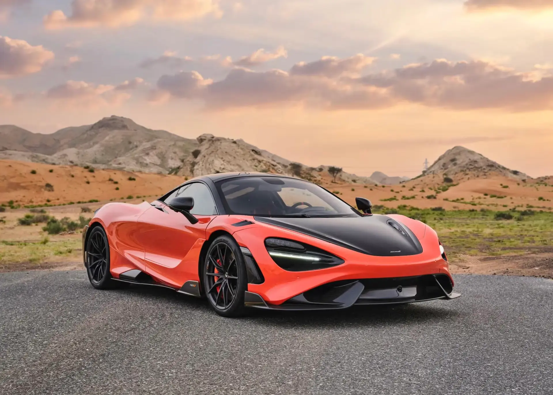 Rent McLaren 765LT in Dubai