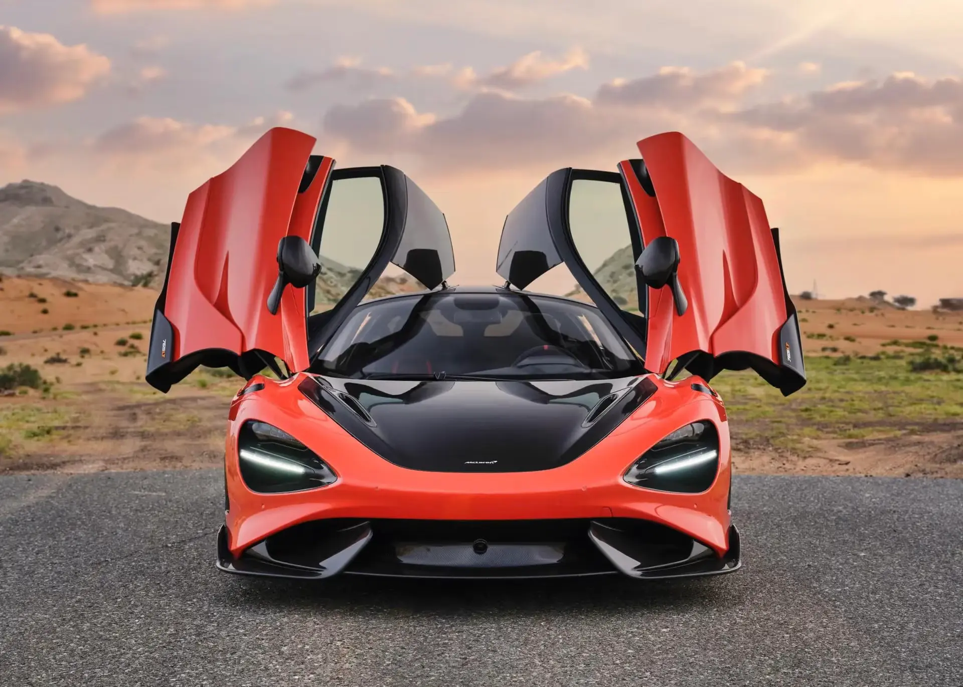 Rent McLaren 765LT in Dubai
