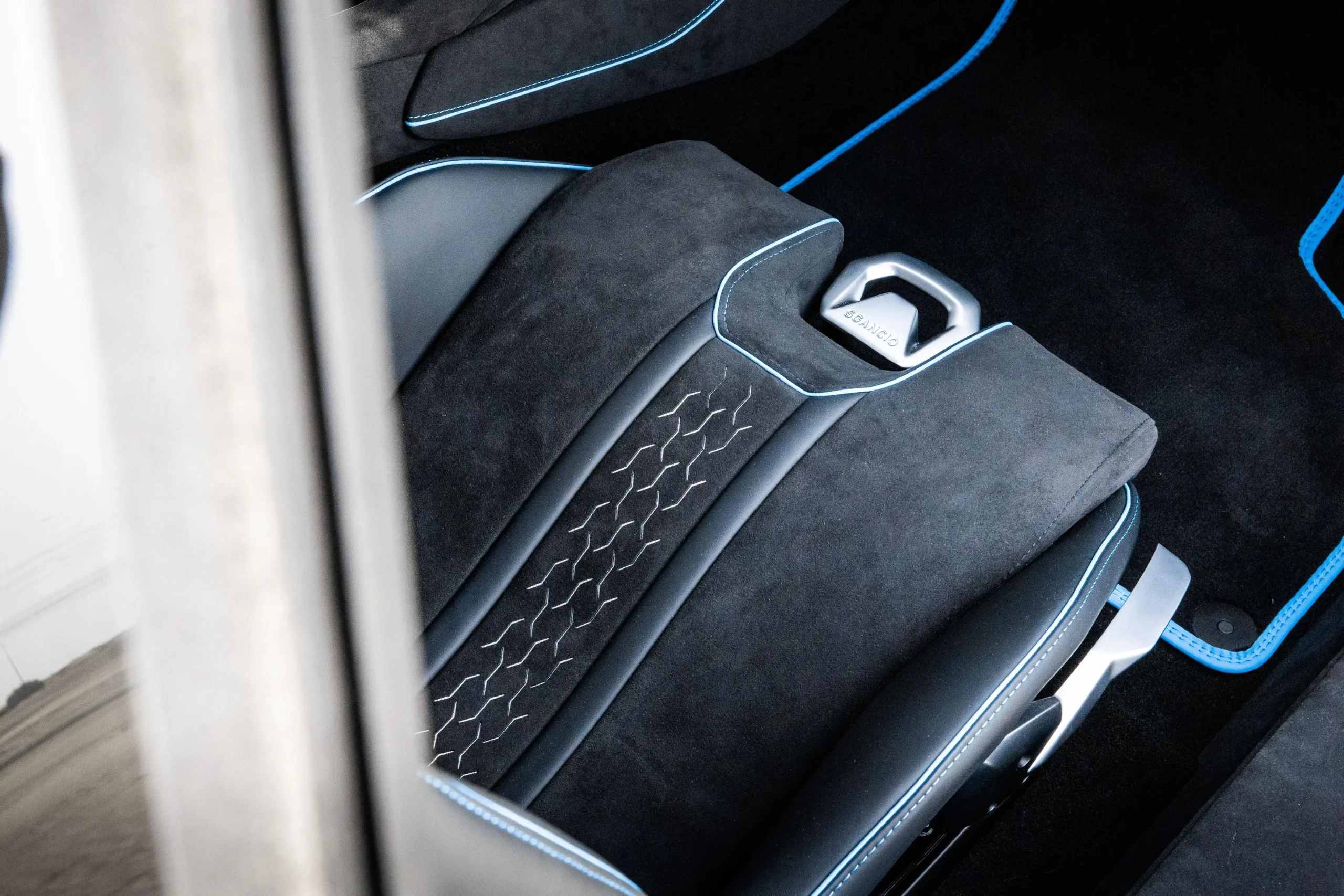 Rent Lamborghini Huracan Sterrato in Dubai