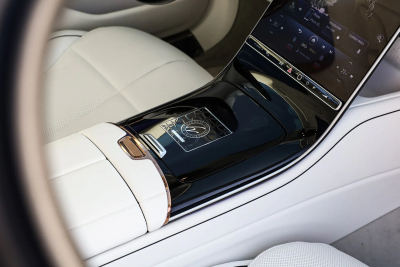 Rent Mercedes Maybach S680 Haute Voiture in Dubai