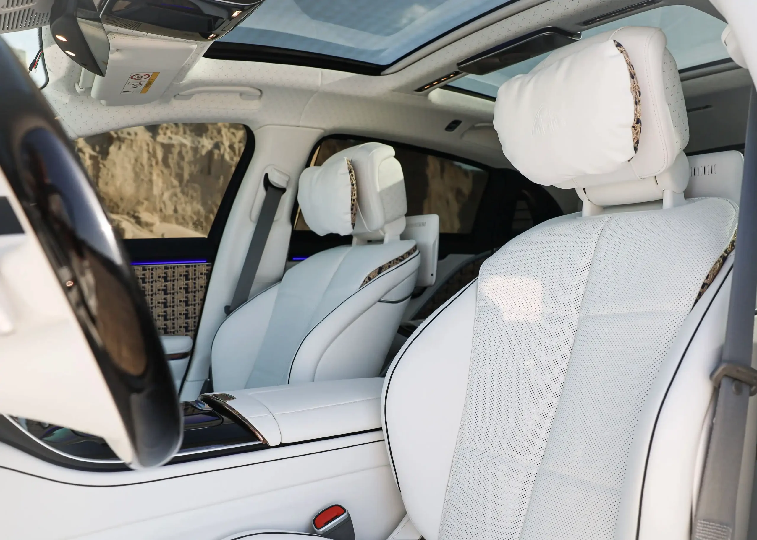 Rent Mercedes Maybach S680 Haute Voiture in Dubai