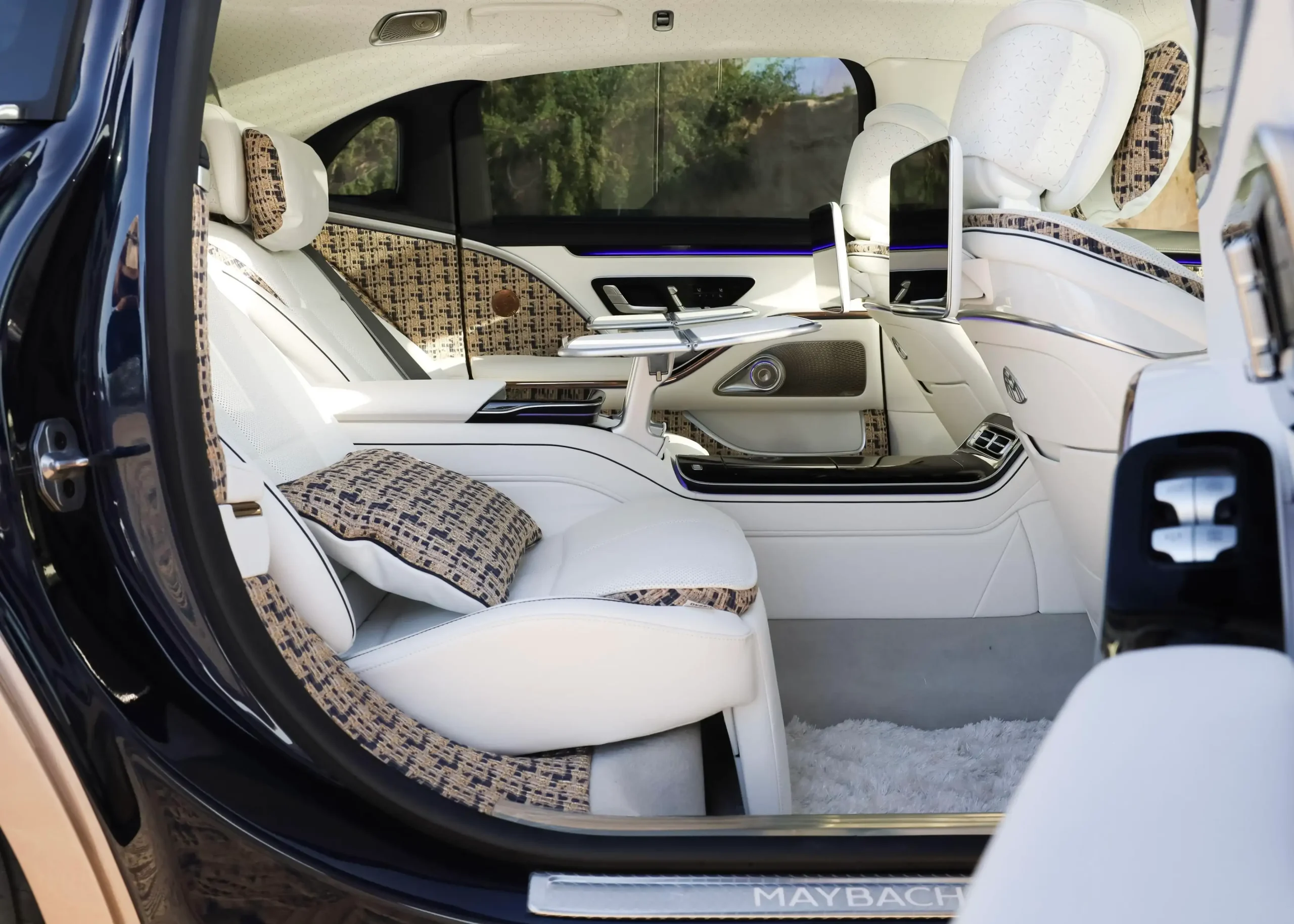 Rent Mercedes Maybach S680 Haute Voiture in Dubai