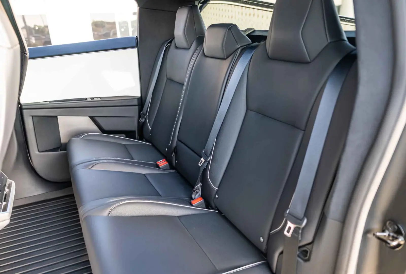 Rent Tesla Cybertruck In Dubai