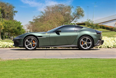 Rent Ferrari 12Cilindri in Dubai
