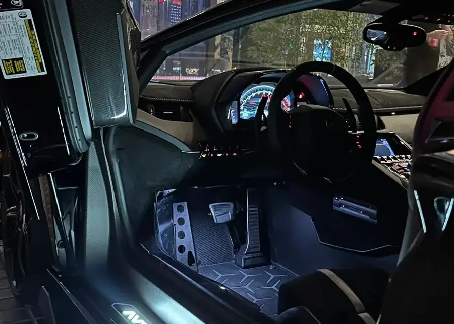 Lamborghini Aventador SVJ Rental Dubai