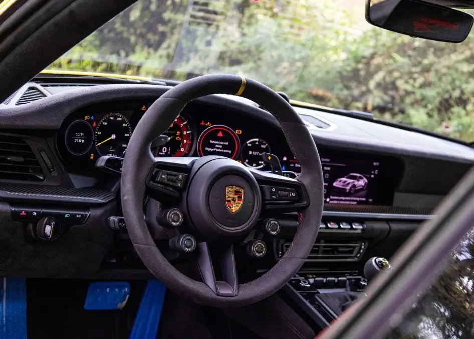 Porsche 911 GT3 RS Rental Dubai