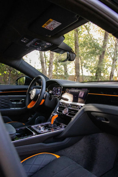 Rent Bentley Flying Spur in Dubai