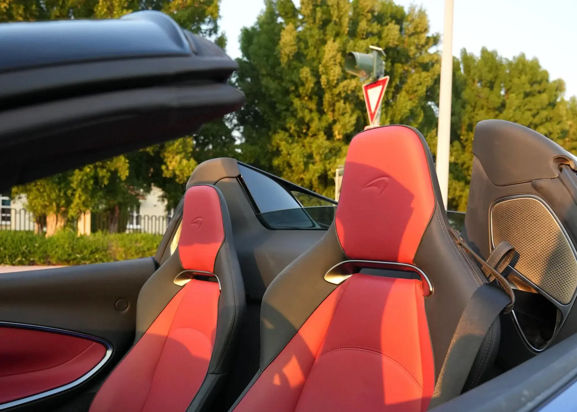 Rent McLaren Artura Spider in Dubai