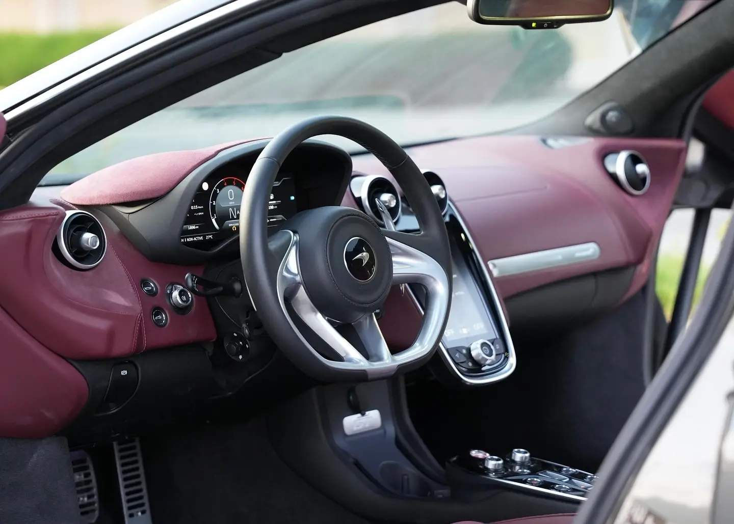 Rent McLaren GT in Dubai