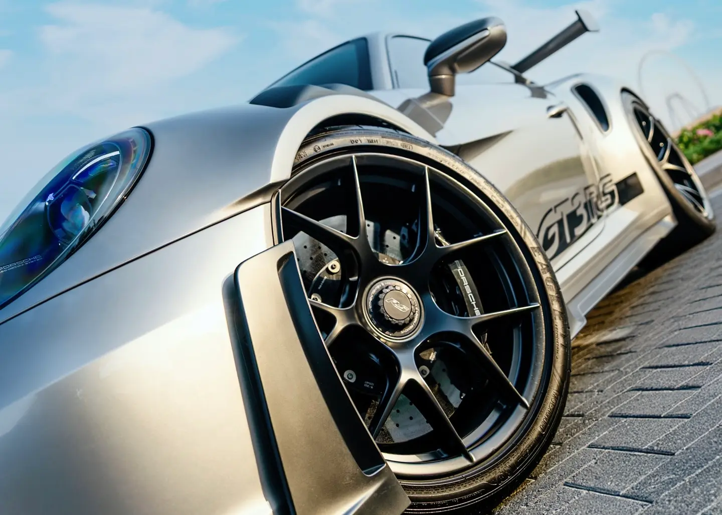 Rent Porsche GT3 RS in Dubai