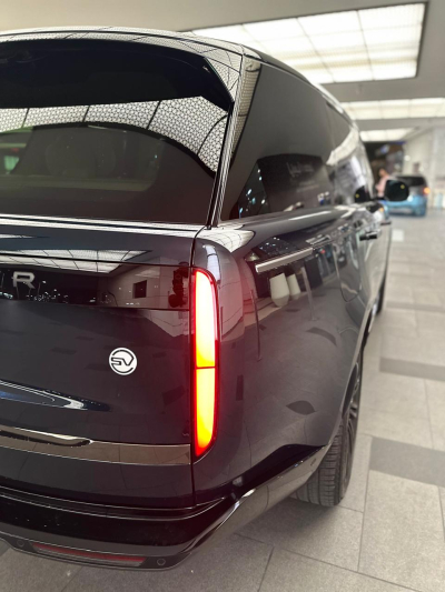 Rent Range Rover Vogue SV in Dubai