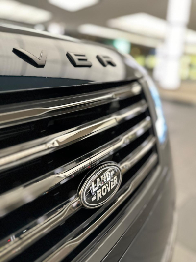 Rent Range Rover Vogue SV in Dubai