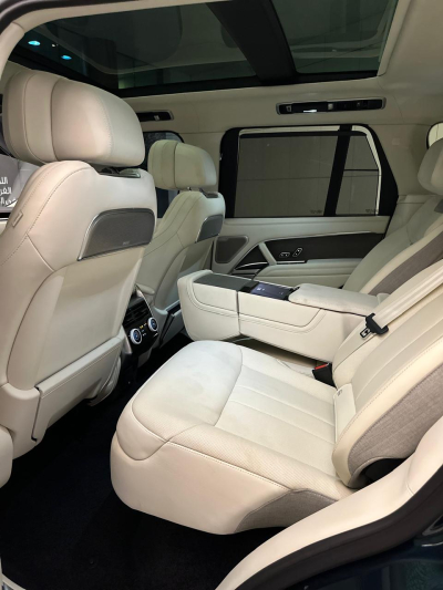 Rent Range Rover Vogue SV in Dubai