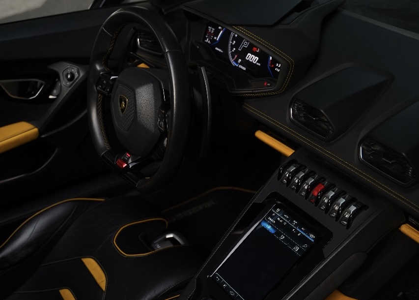 Rent a White Lamborghini Huracan Evo Spyder in Dubai
