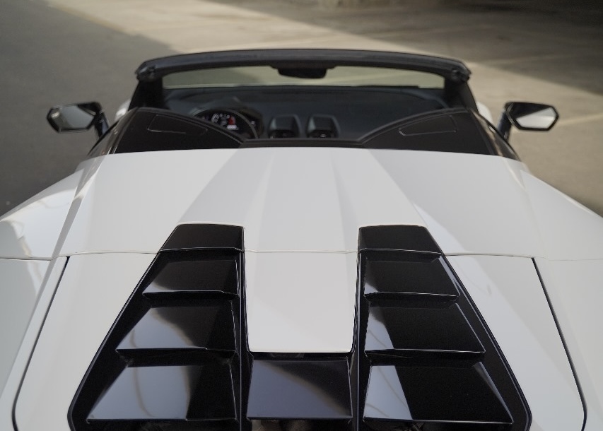 Rent a White Lamborghini Huracan Evo Spyder in Dubai