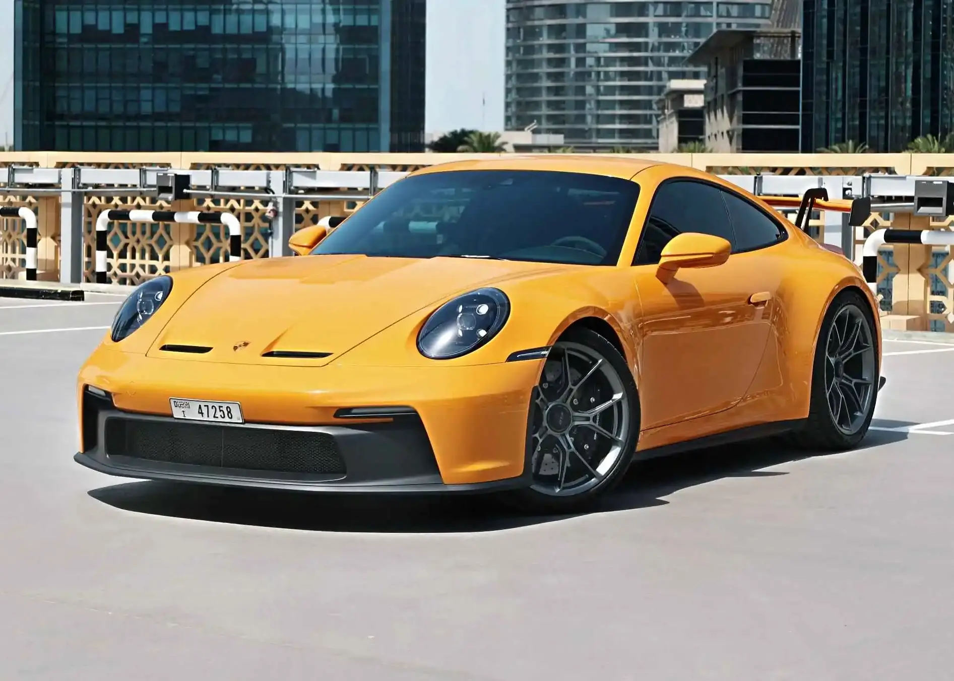 Rent Porsche GT3 in Dubai