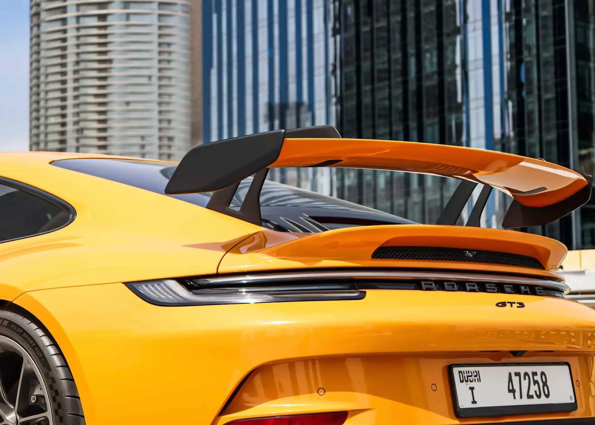 Rent Porsche GT3 in Dubai
