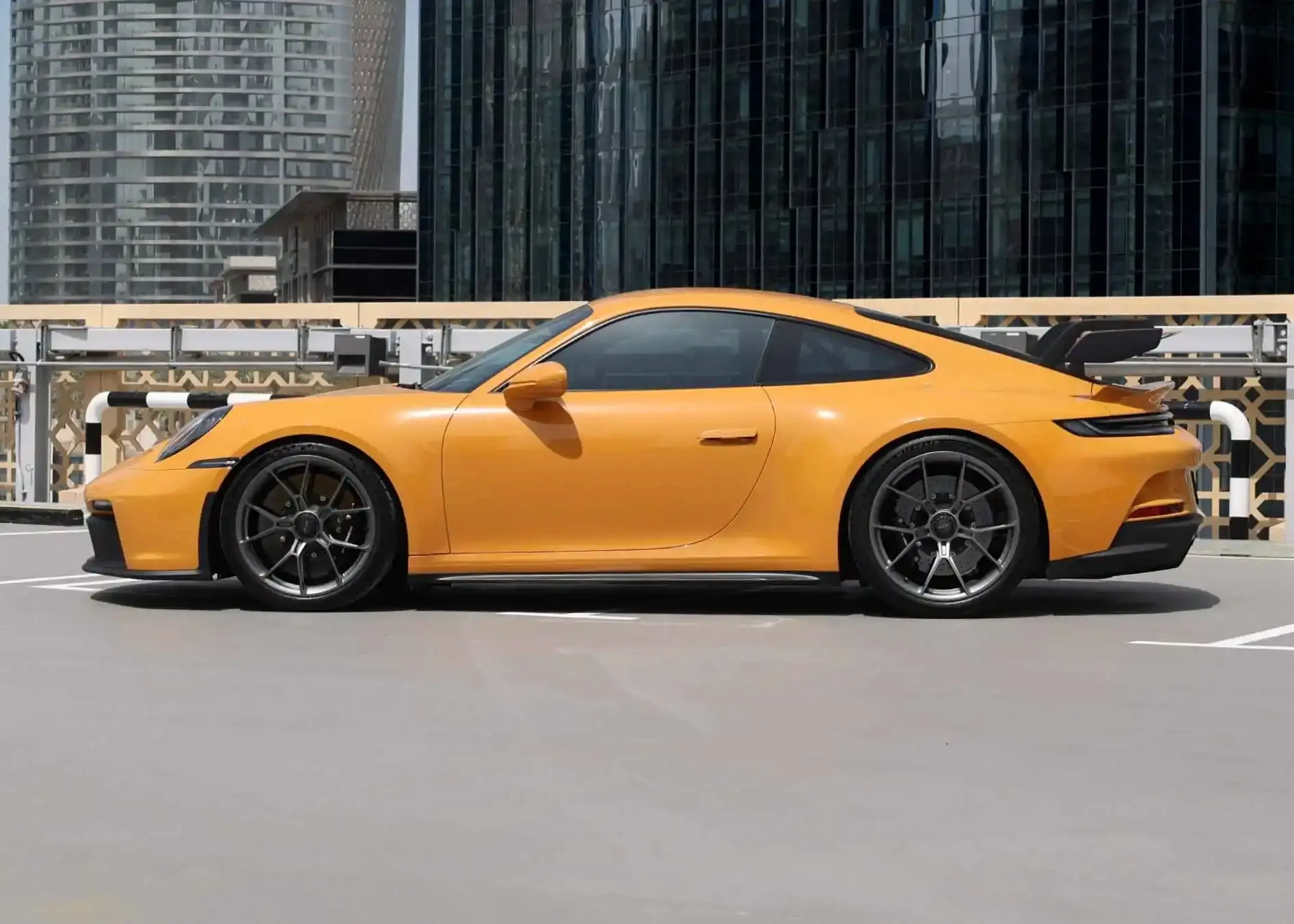 Rent Porsche GT3 in Dubai