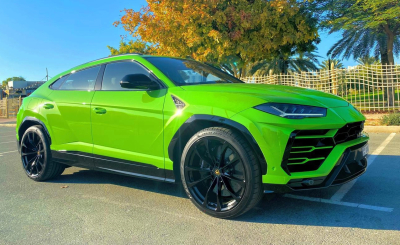 Rent Lamborghini Urus Green in Dubai