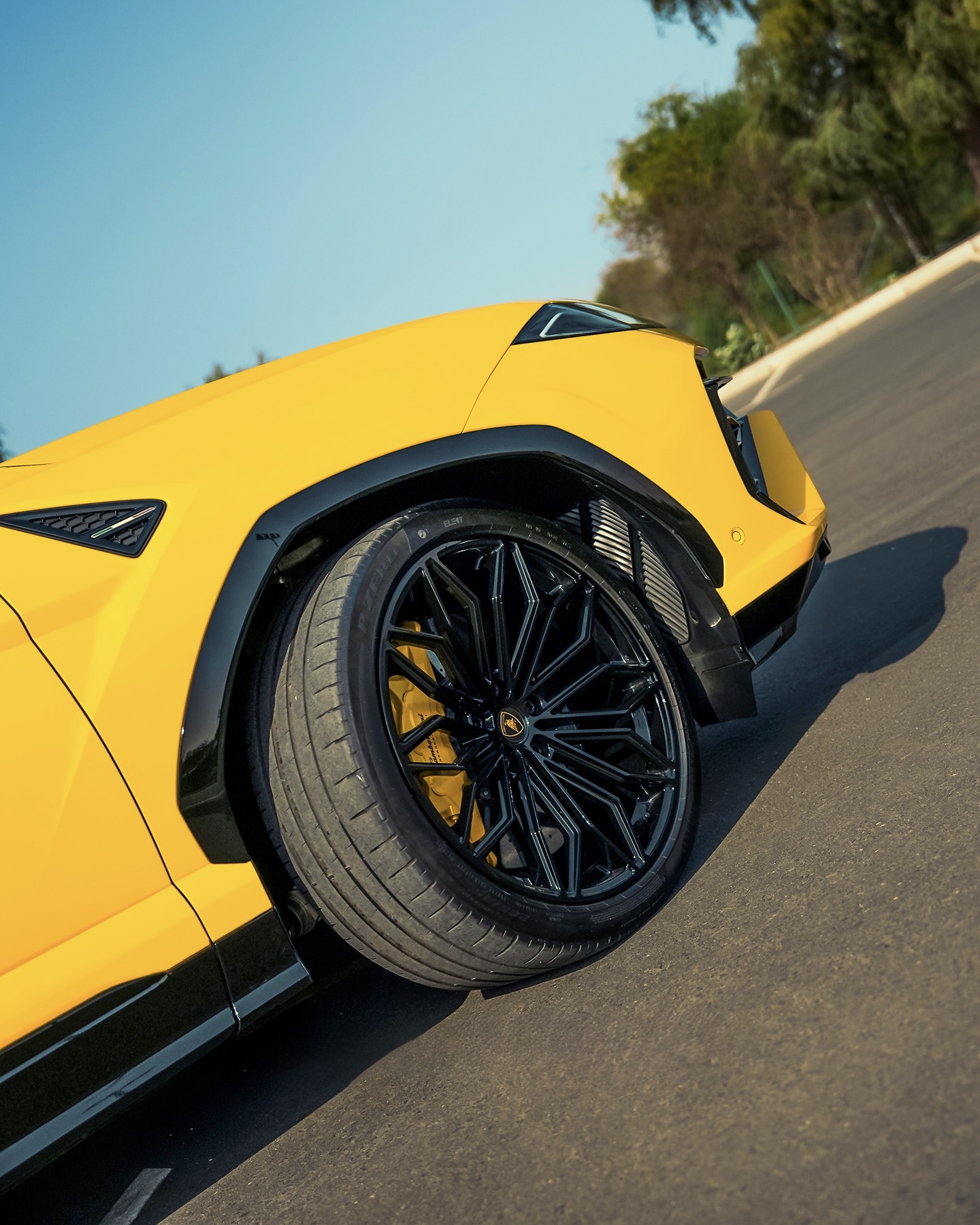 Rent Lamborghini Urus SE in Dubai
