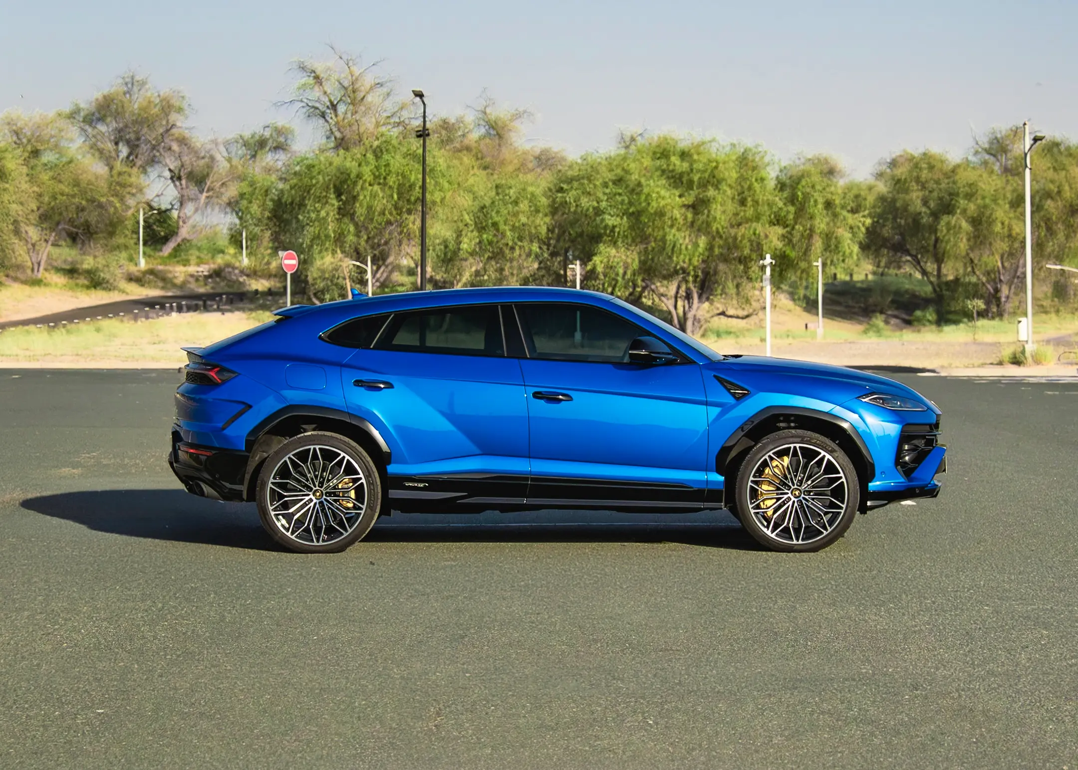 Lamborghini Urus SE For Rent in Dubai