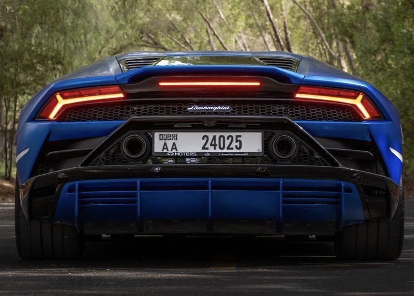 Rent Lamborghini Huracan Evo in Dubai