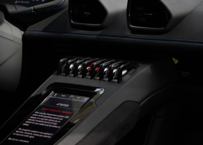 Rent Lamborghini Huracan Evo in Dubai