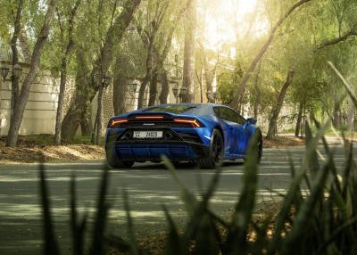 Rent Lamborghini Huracan Evo in Dubai