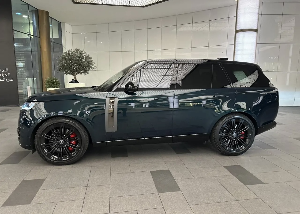 Rent Range Rover Vogue SV in Dubai