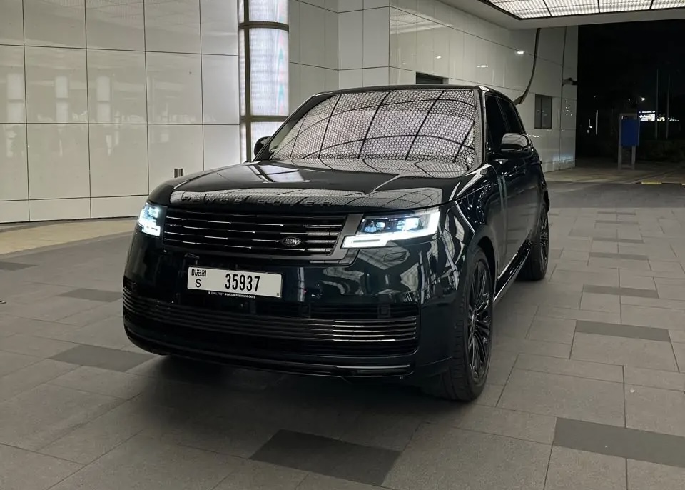 Rent Range Rover Vogue SV in Dubai