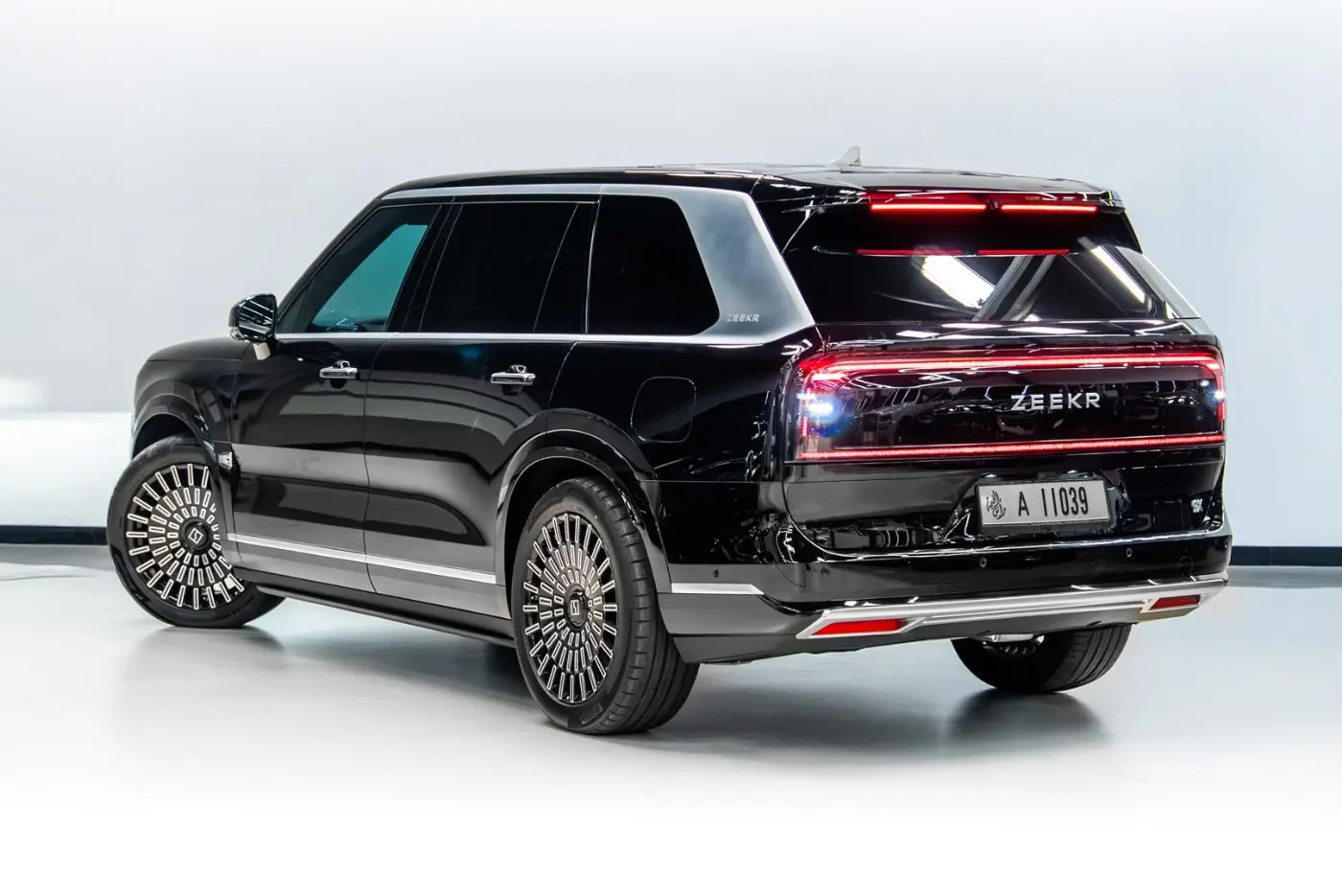 Rent Zeekr 9X Max in Dubai