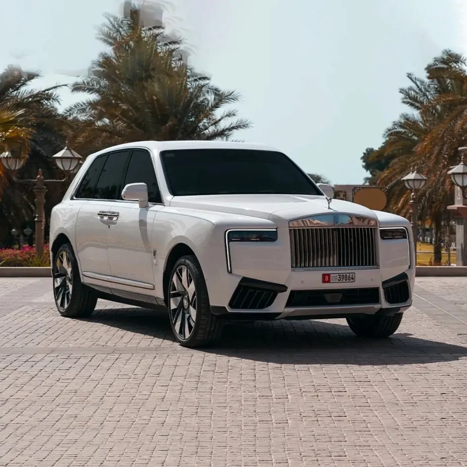 White Rolls-Royce Cullinan rental in Dubai